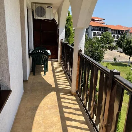 Stylish Sv елегантен двустаен св влас Sveti Vlas